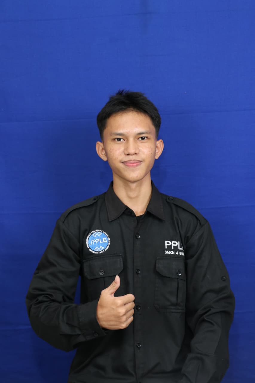 Justine — System Architect & IoT Developer Parkify SMKN 4 Bogor